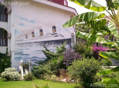 Sailors Beach Club 6